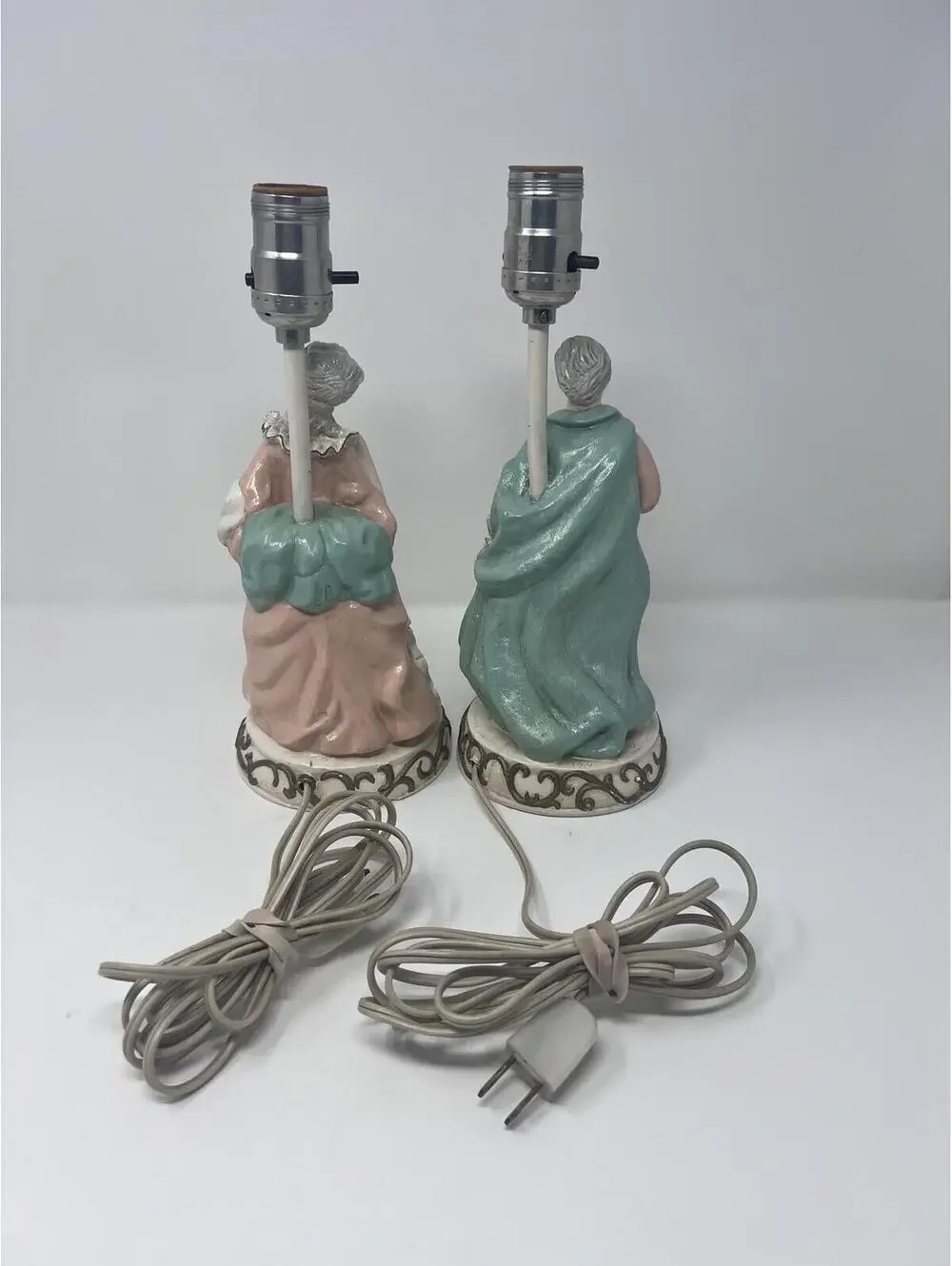 Vintage Pair of Figural Plaster Lamps 1945 Hecht Art Co. Miniature Court Couple